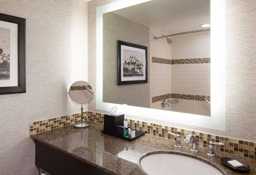 جناح جونيور, Sheraton Anchorage