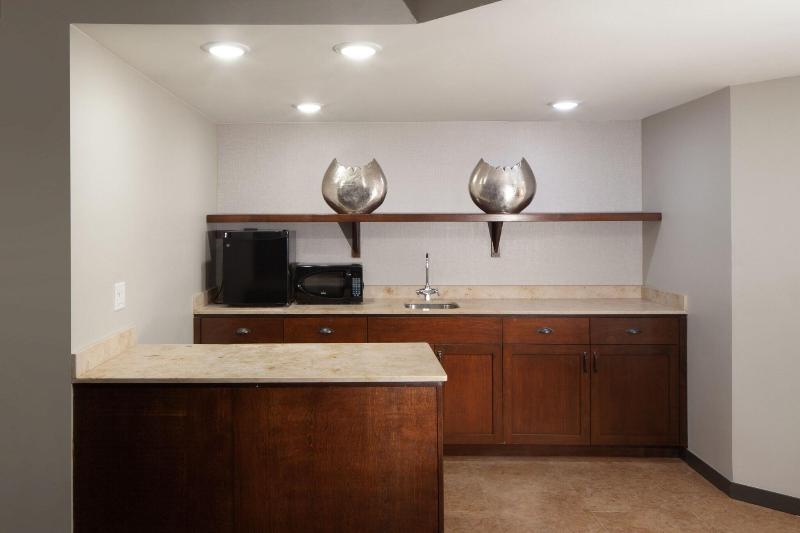 جناح جونيور, Sheraton Anchorage