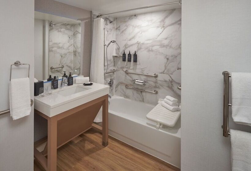 Номер Стандарт 2 Двуспальные Кровати, Sheraton Pittsburgh Hotel At Station Square