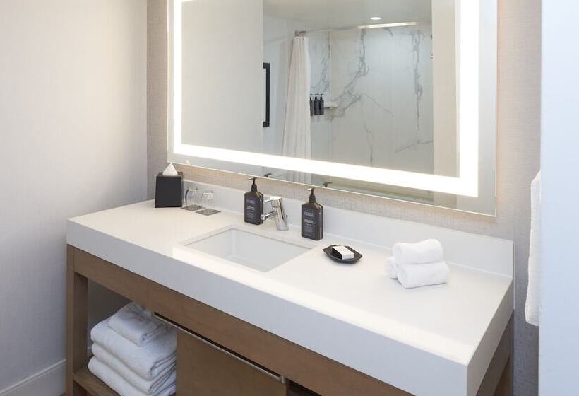 Президентский Люкс, Sheraton Pittsburgh Hotel At Station Square