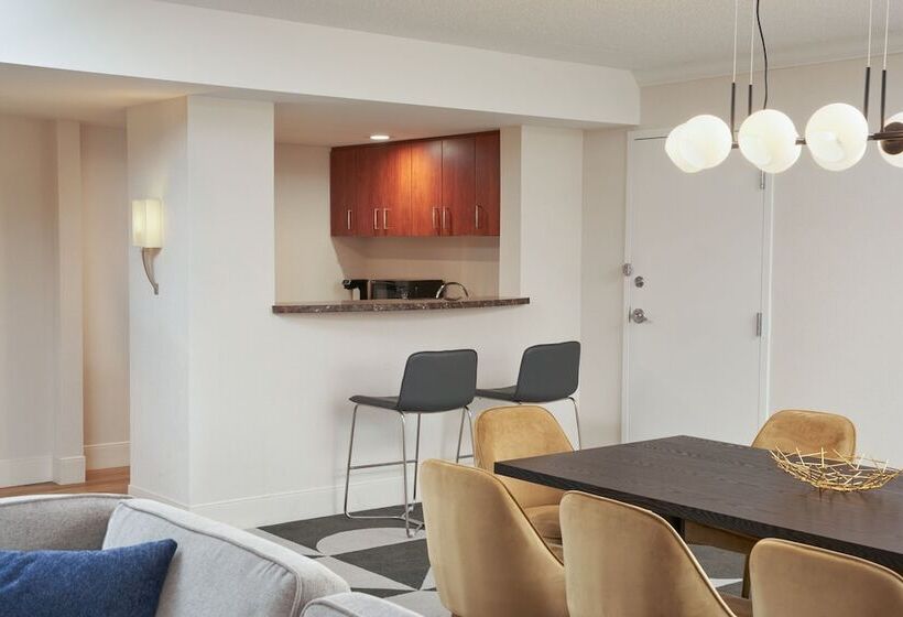 Президентский Люкс, Sheraton Pittsburgh Hotel At Station Square