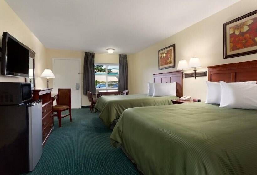 غرفة بيزنس, Travelodge By Wyndham Orange County Airport/ Costa Mesa