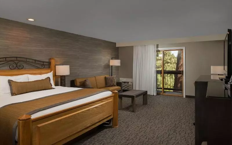 اتاق لوکس با تخت بزرگ, Riverhouse Lodge