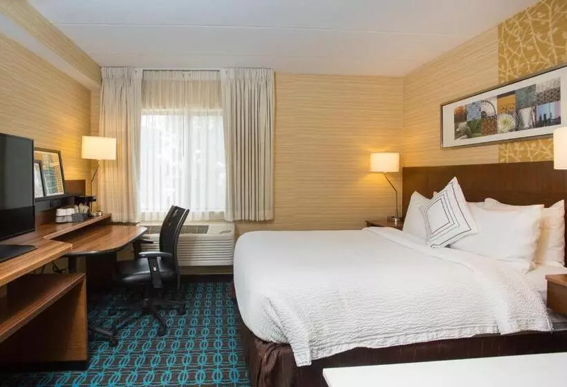 اتاق استاندارد با تخت بزرگ برای معلولان, Fairfield Inn Manchesterboston Regional Airport