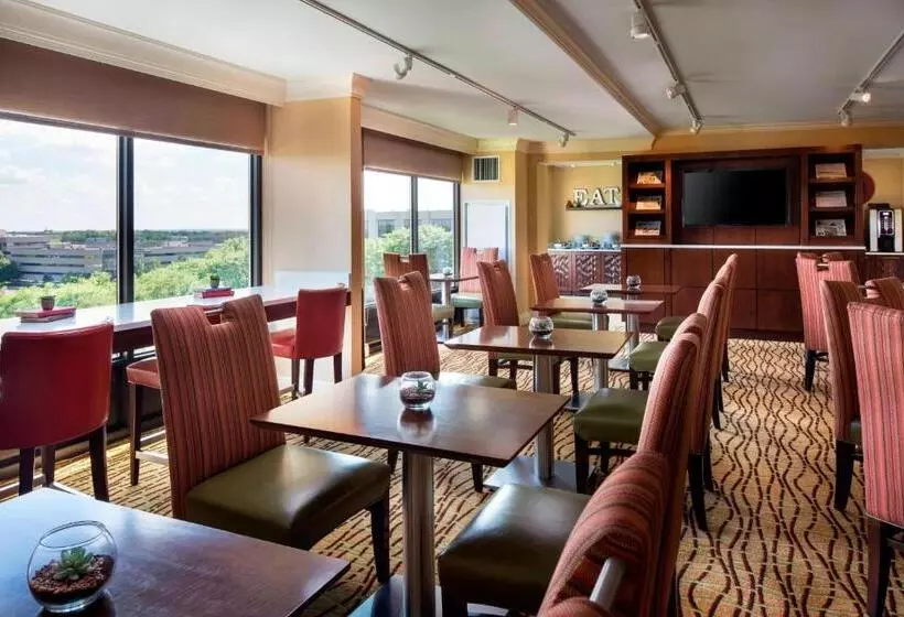 クイーンサイズベッドのスタンダードルーム, Chicago Marriott Naperville
