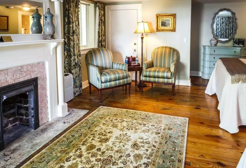 クイーンサイズベッドのスタンダードルーム, Eliza Thompson House, Historic Inns Of Savannah Collection