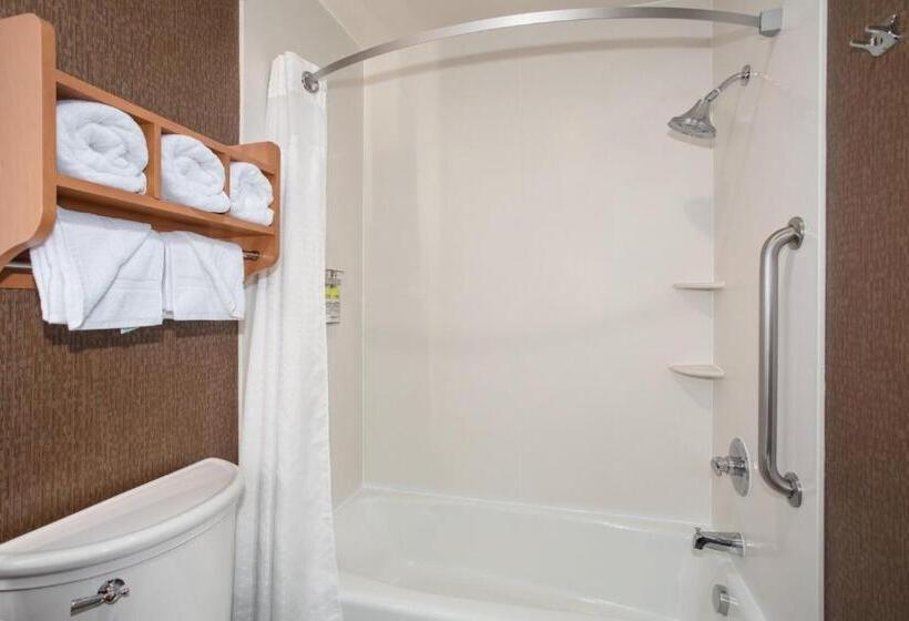 غرفة قياسية لذوى الاحتياجات الخاصة, Holiday Inn Express Monterey   Cannery Row, An Ihg