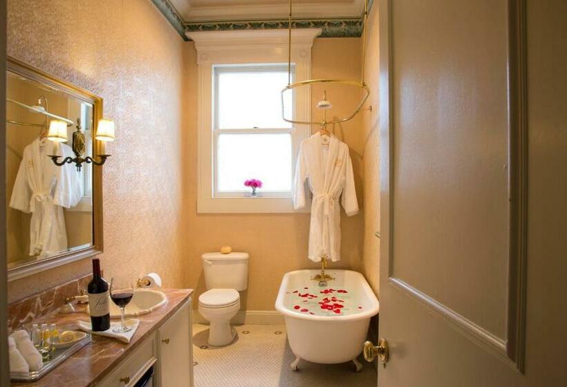 Полулюкс, Majestic