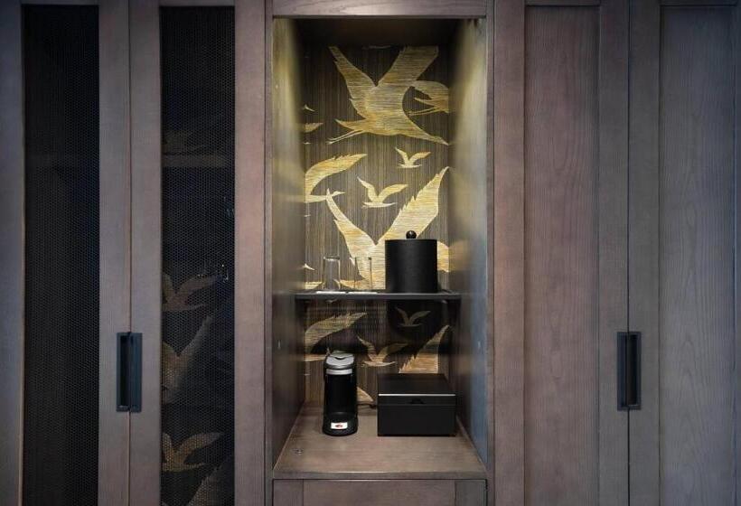 Номер Стандарт, Renaissance Chicago North Shore