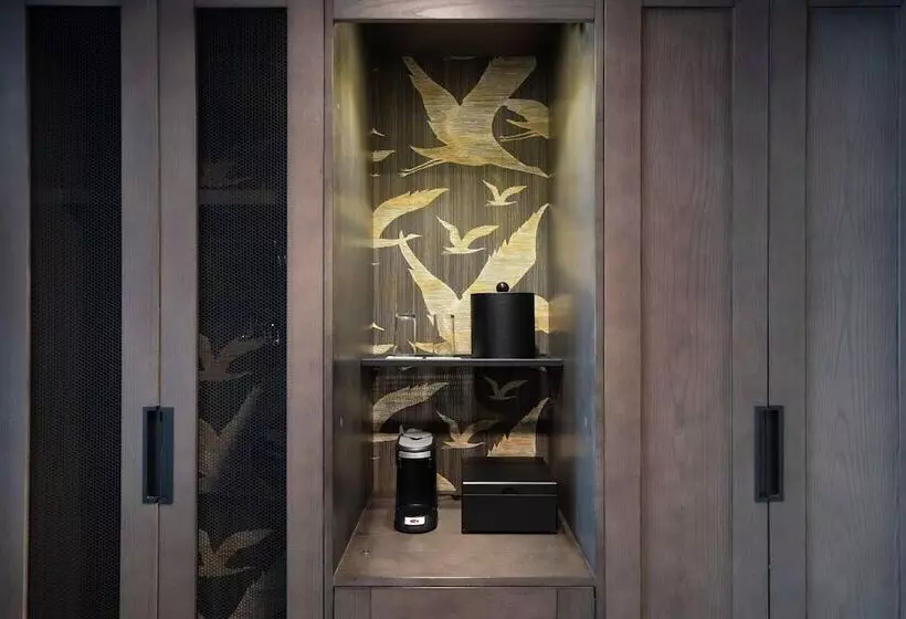 クラブルーム, Renaissance Chicago North Shore