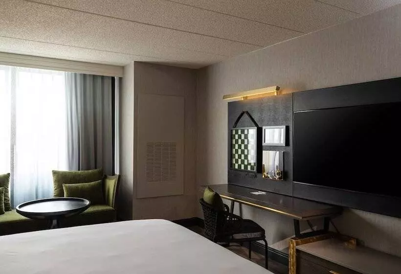 クラブルーム, Renaissance Chicago North Shore