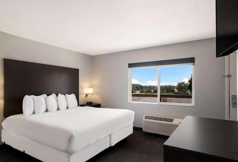 غرفة قياسية سرير كينج, Richland Riverfront Hotel, Ascend Hotel Collection