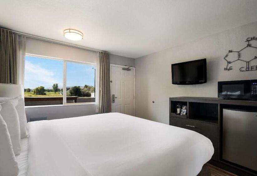 غرفة قياسية سرير كينج, Richland Riverfront Hotel, Ascend Hotel Collection