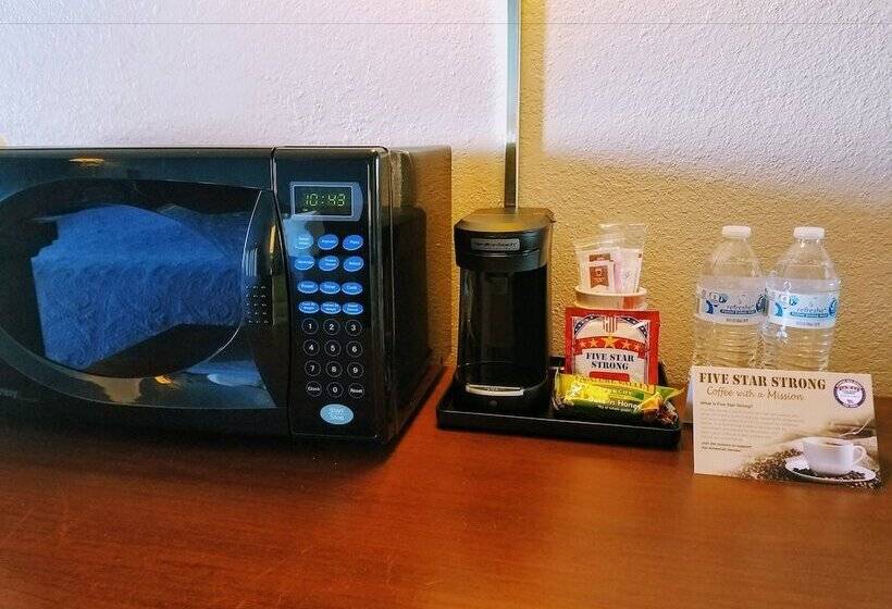 غرفه قياسيه سريرين مزدوجين, Rodeway Inn Near Ft Huachuca