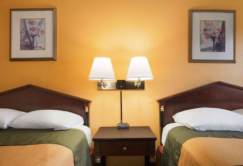 ２ダブルベッドのスタンダードルーム, Super 8 By Wyndham Brookville