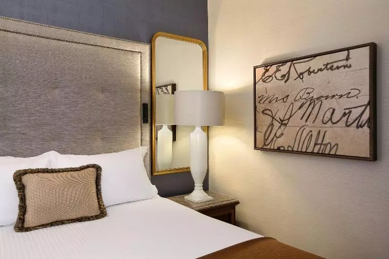 اتاق استاندارد با تخت بزرگ, The Brown Palace Hotel And Spa, Autograph Collection