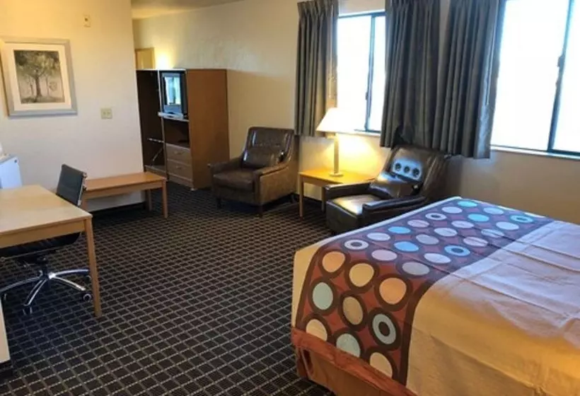 سوییت, Super 8 By Wyndham Klamath Falls