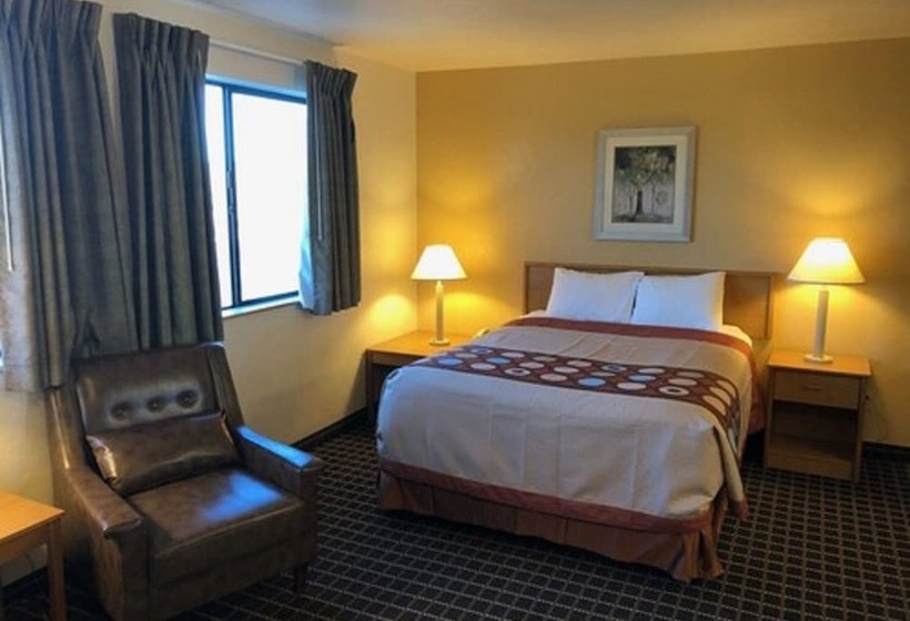 جناح, Super 8 By Wyndham Klamath Falls