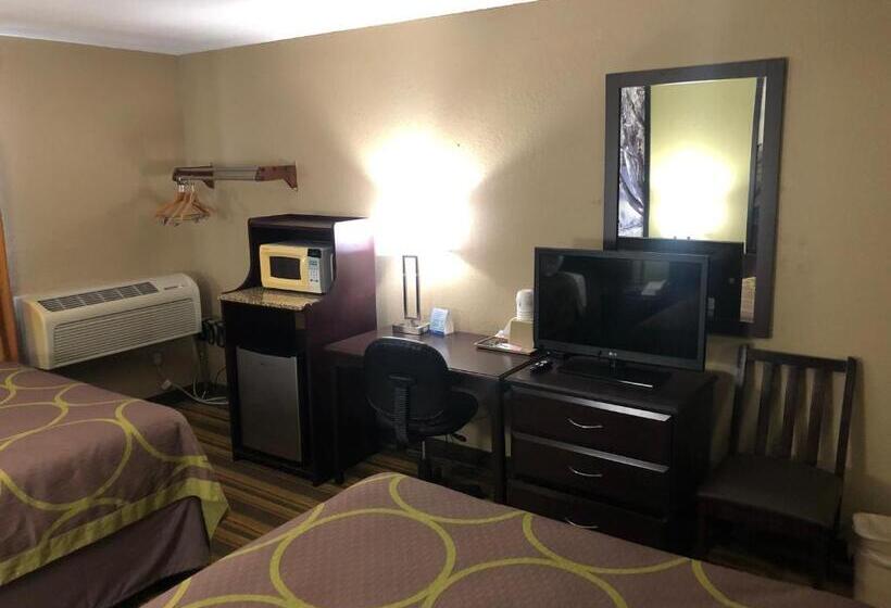 Номер Стандарт, Super 8 By Wyndham Topeka/wanamaker Rd/i70