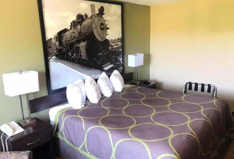 キングサイズベッドのスタンダードルーム, Super 8 By Wyndham Topeka/wanamaker Rd/i70
