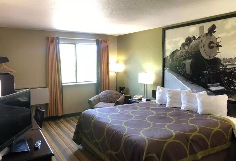 キングサイズベッドのスタンダードルーム, Super 8 By Wyndham Topeka/wanamaker Rd/i70