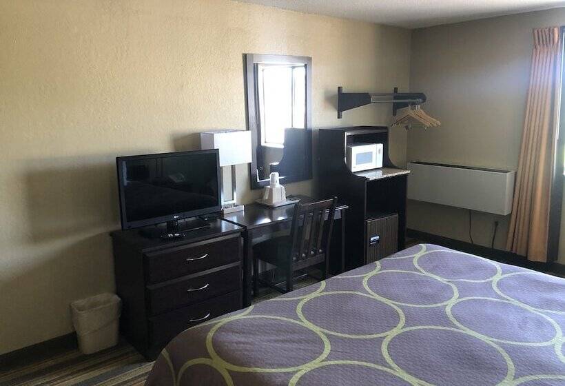 Номер Стандарт Адаптированный для Инвалидов, Super 8 By Wyndham Topeka/wanamaker Rd/i70