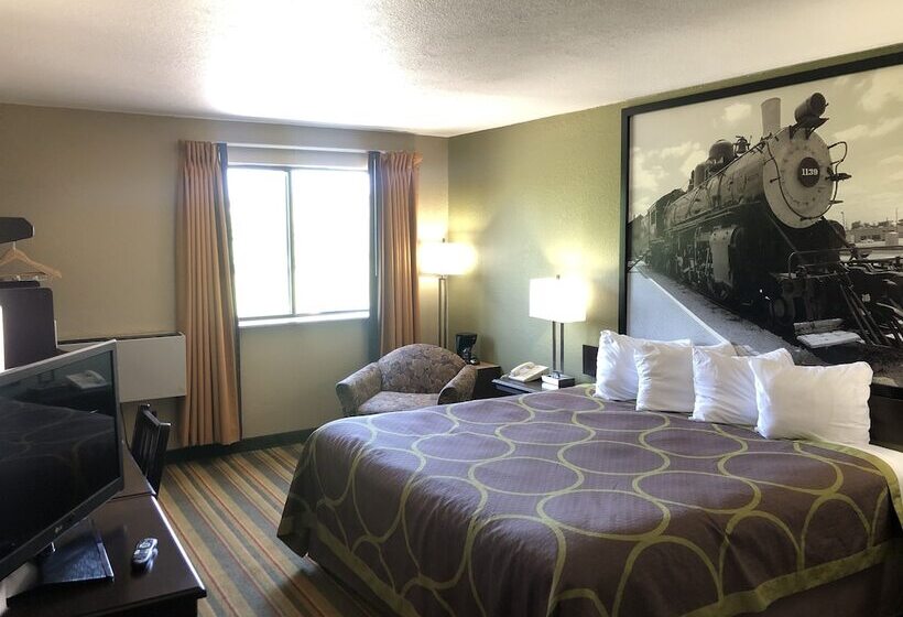 Номер Стандарт Адаптированный для Инвалидов, Super 8 By Wyndham Topeka/wanamaker Rd/i70