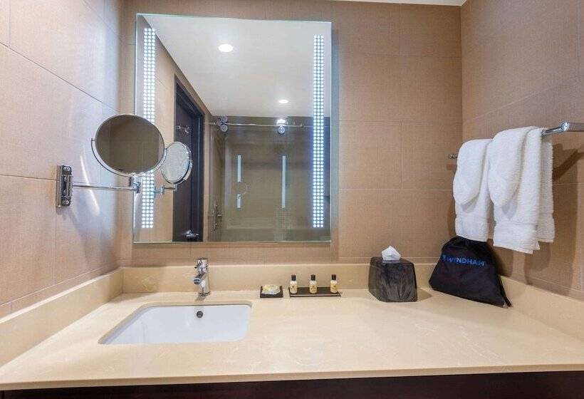풀장 전망 디럭스 룸, Wyndham Lancaster Resort And Convention Center