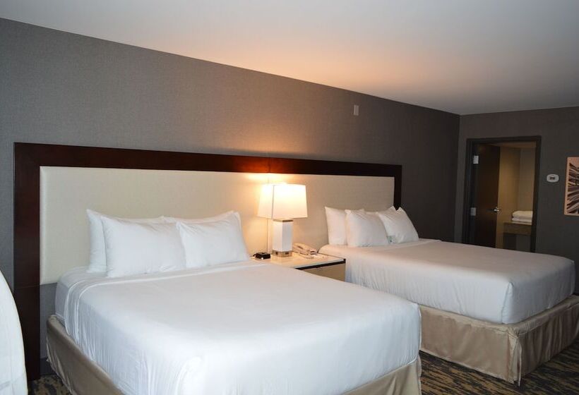 풀장 전망 디럭스 룸, Wyndham Lancaster Resort And Convention Center