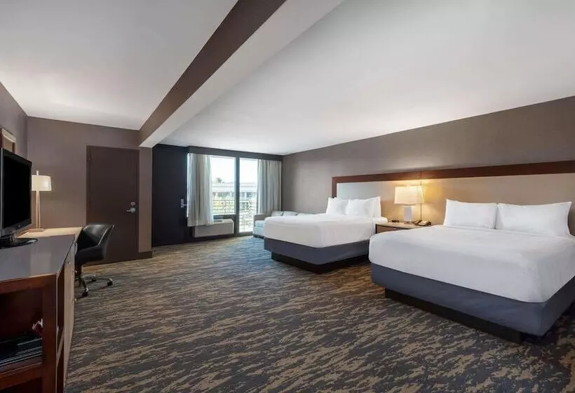 اتاق پرمیوم, Wyndham Lancaster Resort And Convention Center