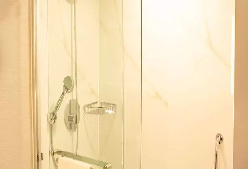 ジュニアスイート, Hilton Hasbrouck Heights/meadowlands