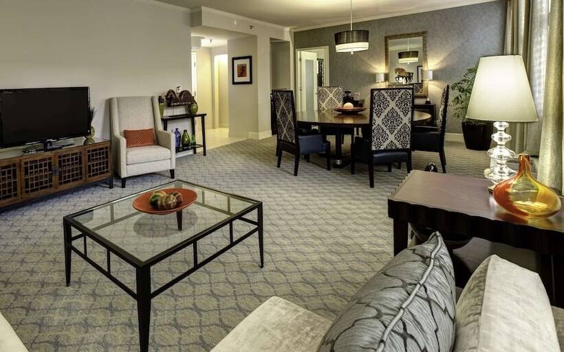 سوئیت پرزیدنت, Hilton Orrington / Evanston