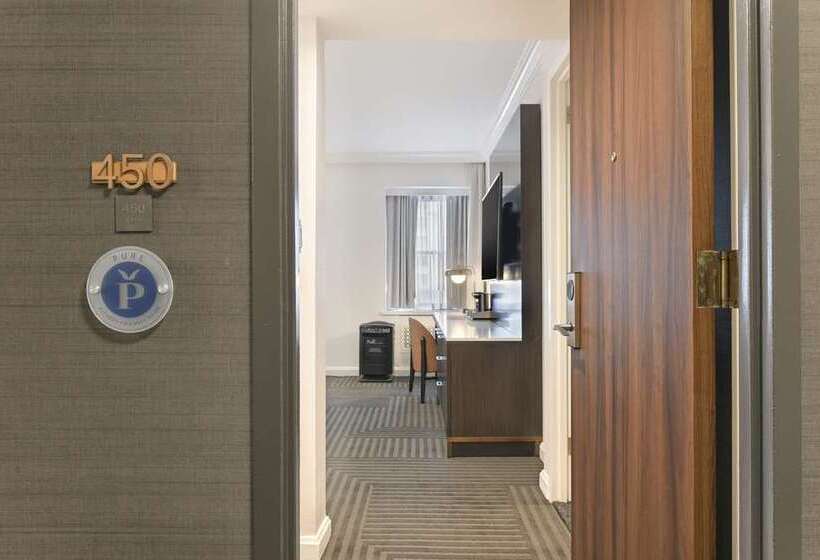 带大床的标准间, Hilton Parsippany