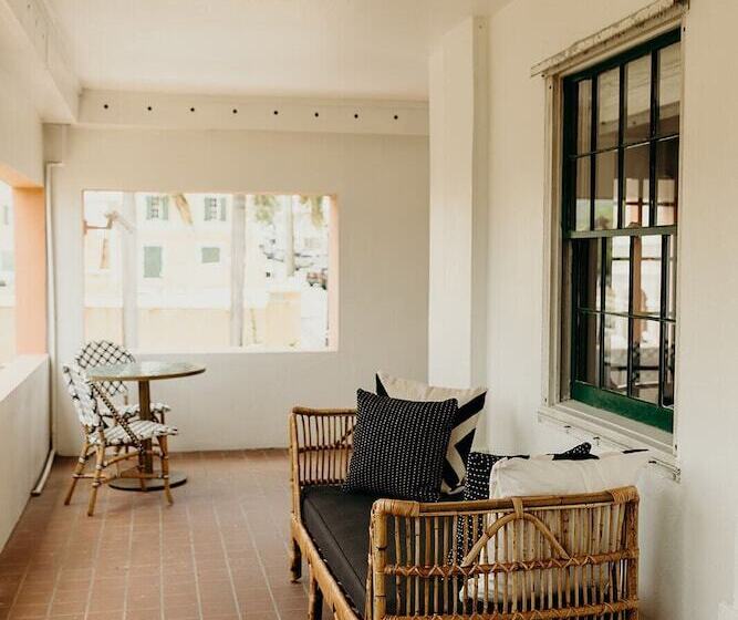 اتاق سوپریور یک تخته, King Christian