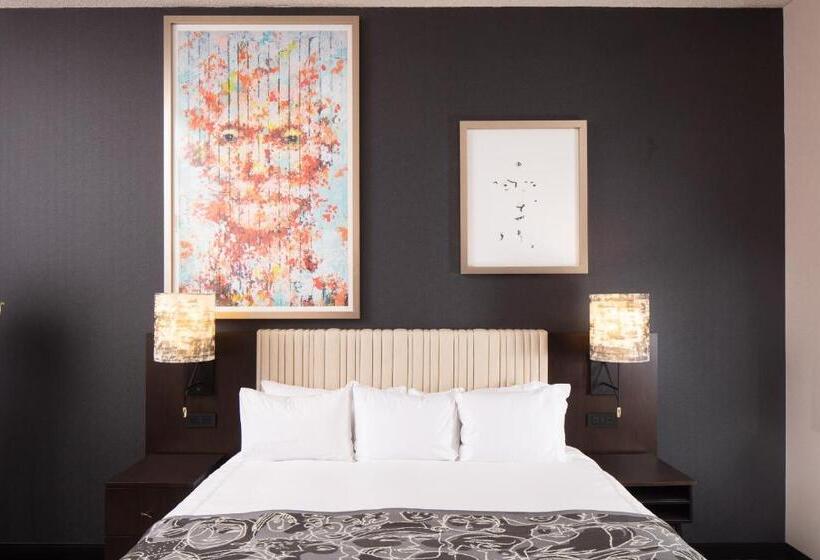 Номер Deluxe Кровать Кинг, Saint Kate   The Arts