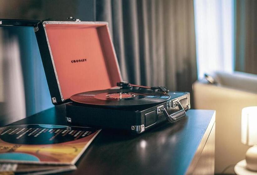 Номер Deluxe, Saint Kate   The Arts