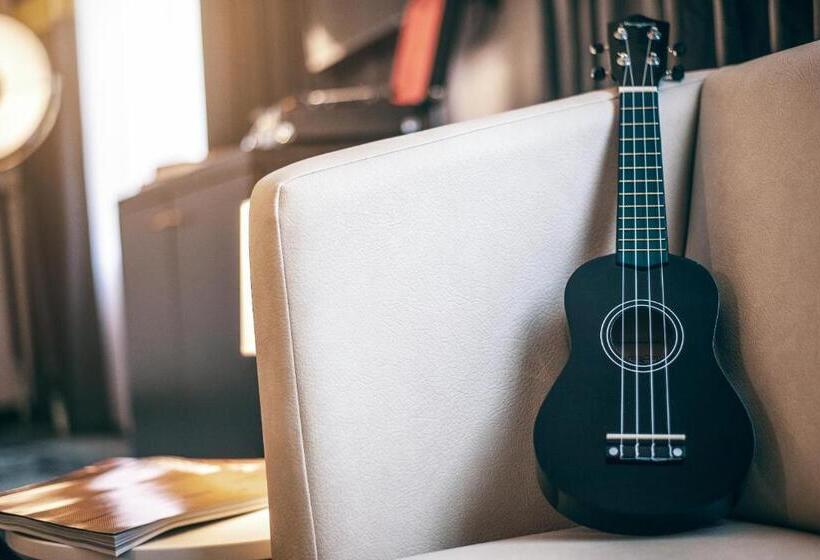 Номер Deluxe Адаптированный для Инвалидов, Saint Kate   The Arts