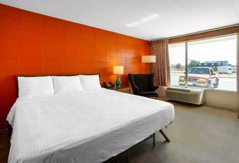 キングサイズベッドのスタンダードルーム, Starved Rock Motor Inn Travelodge By Wyndham
