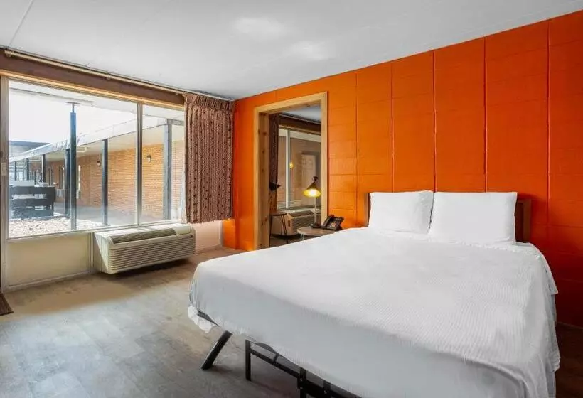 スタンダードルーム, Starved Rock Motor Inn Travelodge By Wyndham