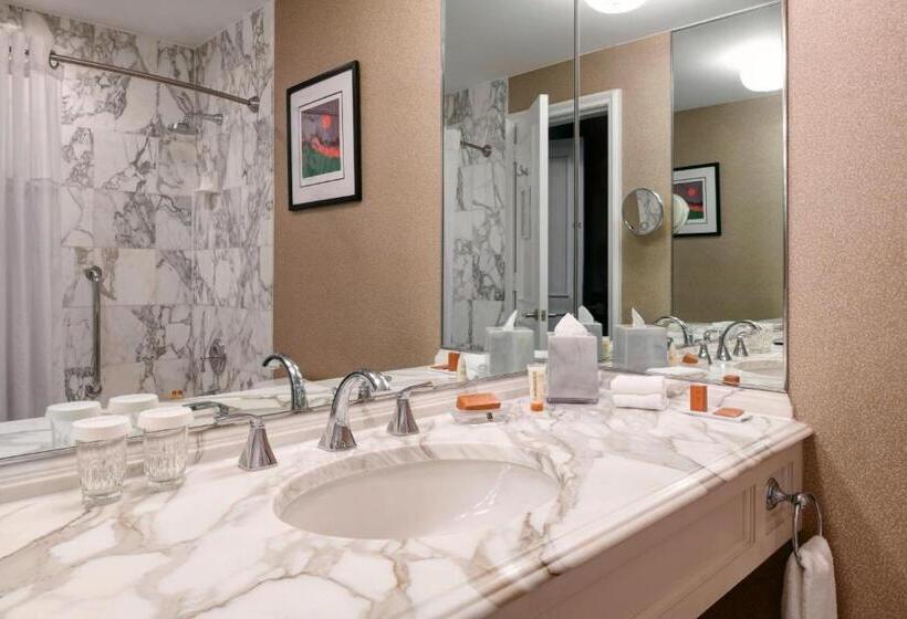 스탠다드 룸 더블 침대 2개, The Henry, Autograph Collection