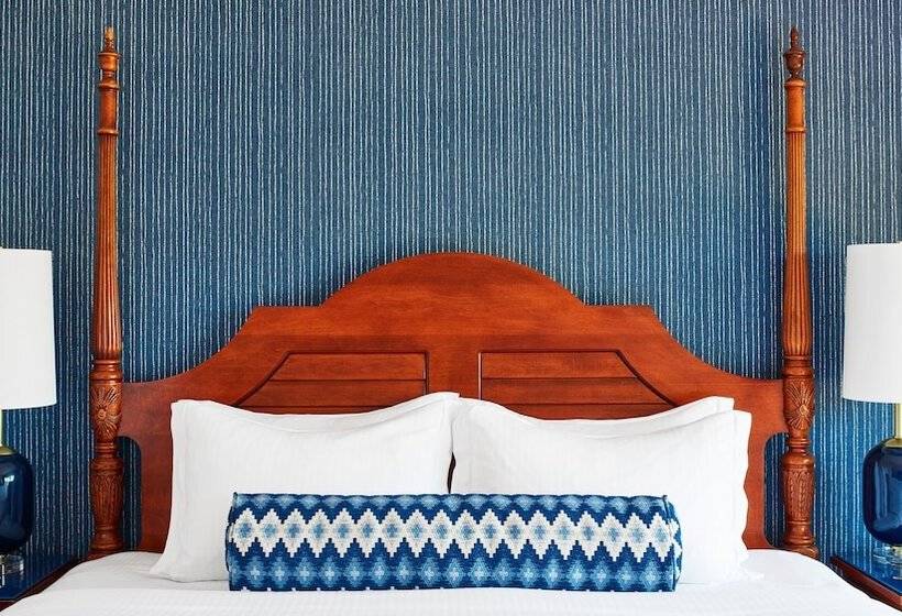 デラックスルーム, The Tides Inn