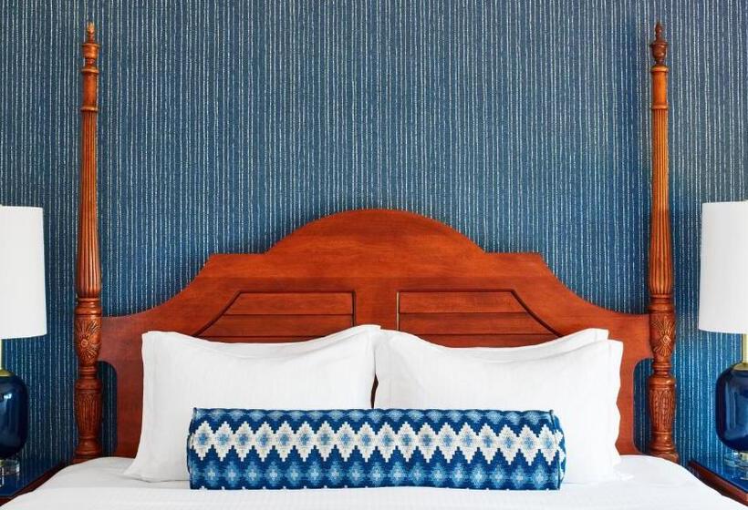 デラックスルーム, The Tides Inn