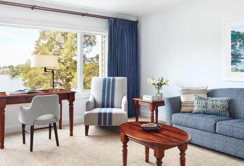 リバービュースイート, The Tides Inn