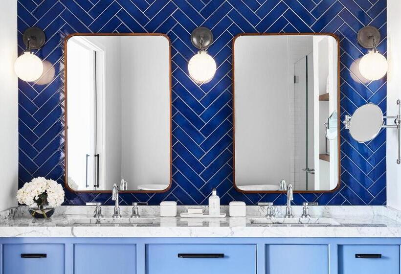 スーペリアースイート, The Tides Inn