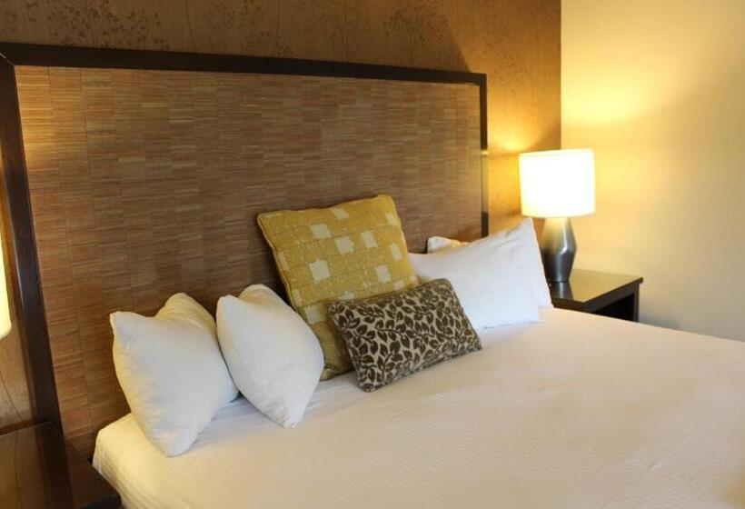 プールビュースタンダードルーム, Valley River Inn