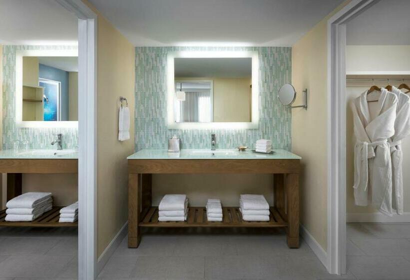 프리미엄 스튜디오, Walt Disney World Dolphin