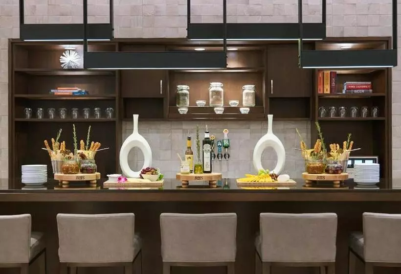اتاق استاندارد با تخت دوبل, Warner Center Marriott Woodland Hills