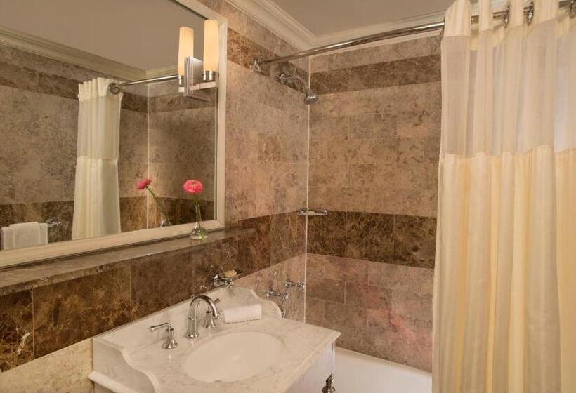 스위트 킹사이즈 침대, Warwick New York