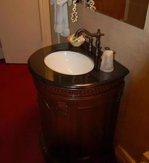 اتاق استاندارد, Windsor Inn