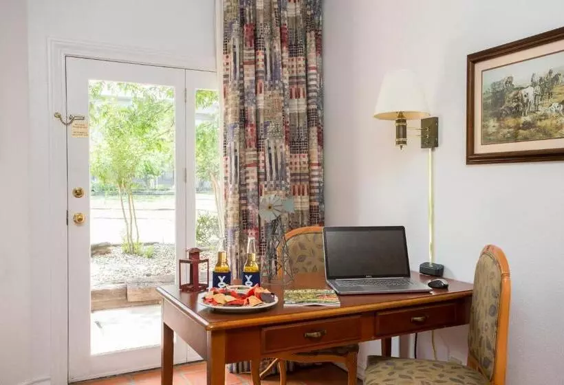 Standard-huone King-vuode, Y O Ranch Hotel And Conference Center
